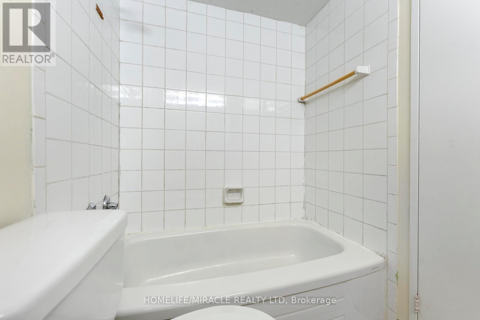 202 - 3700 Kaneff Crescent, Mississauga, Ontario  L5A 4B8 - Photo 12 - W12733990