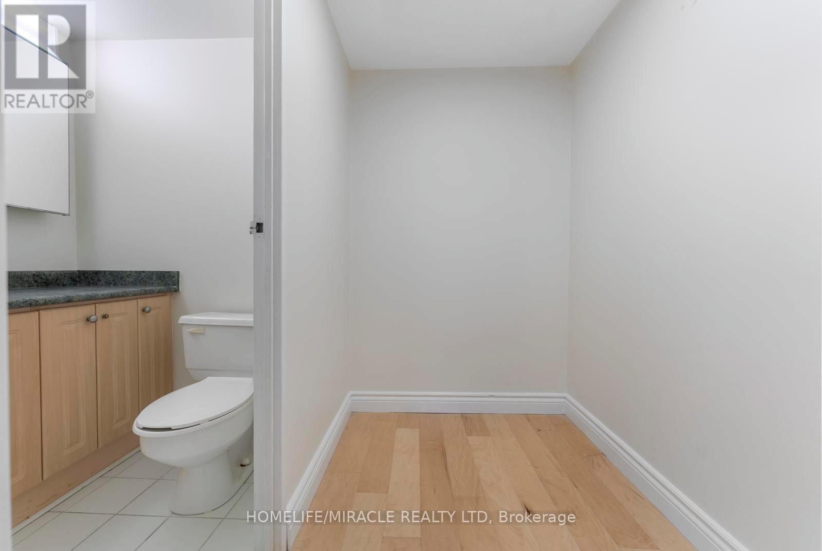 202 - 3700 Kaneff Crescent, Mississauga, Ontario  L5A 4B8 - Photo 15 - W12733990