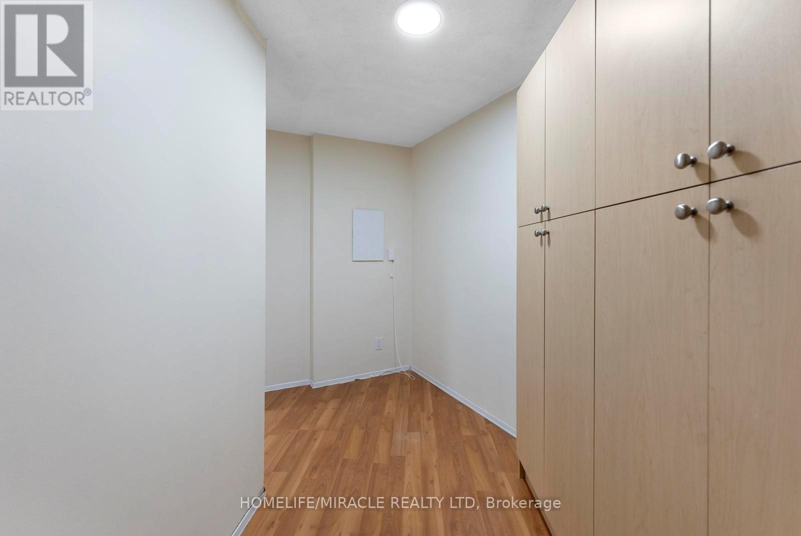 202 - 3700 Kaneff Crescent, Mississauga, Ontario  L5A 4B8 - Photo 22 - W12733990