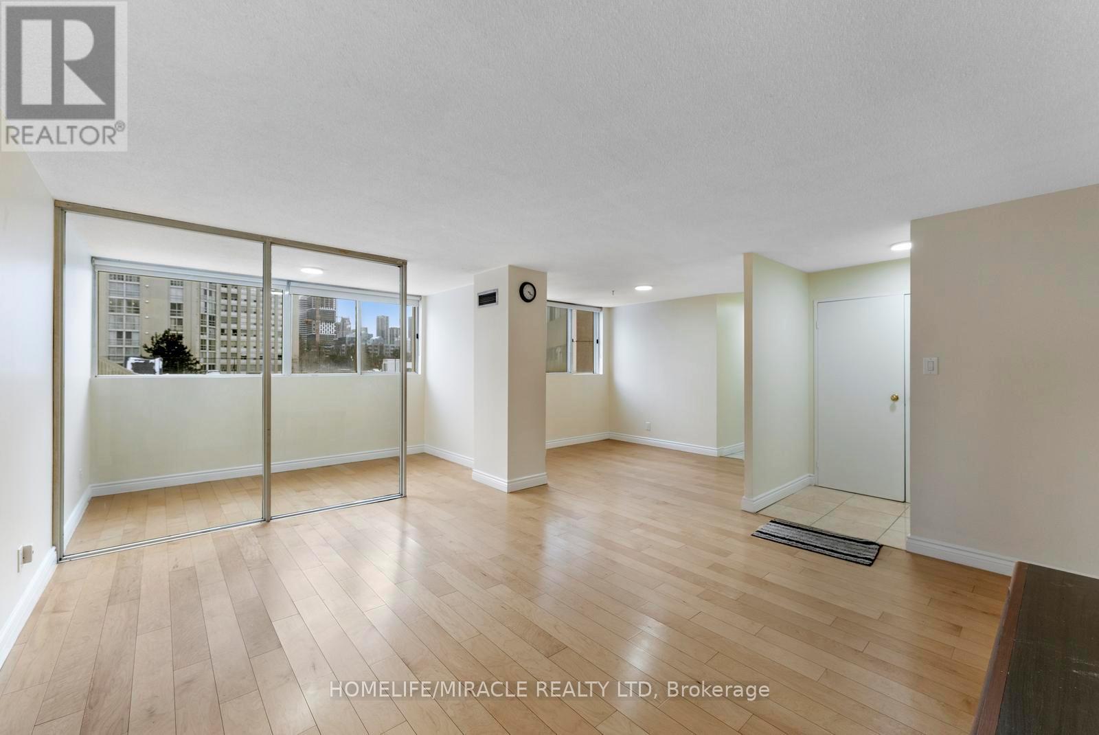 202 - 3700 Kaneff Crescent, Mississauga, Ontario  L5A 4B8 - Photo 8 - W12733990