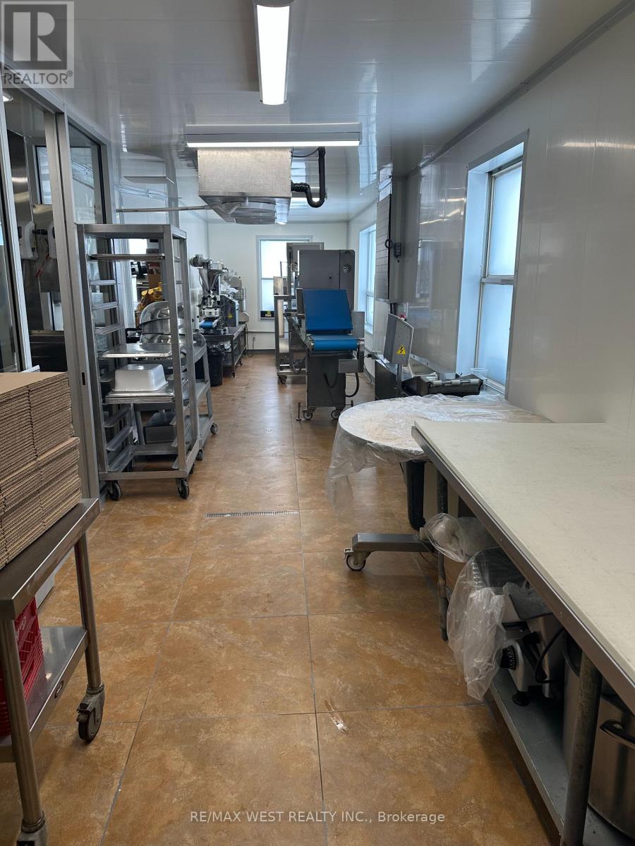 291 Silverthorn Avenue, Toronto, Ontario  M6N 3K2 - Photo 10 - W12733996