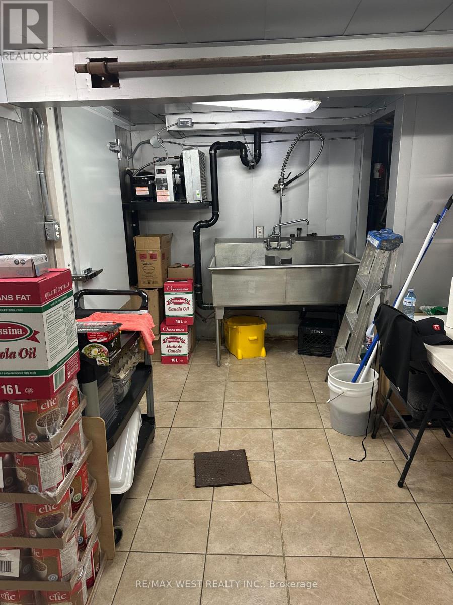 291 Silverthorn Avenue, Toronto, Ontario  M6N 3K2 - Photo 8 - W12733996