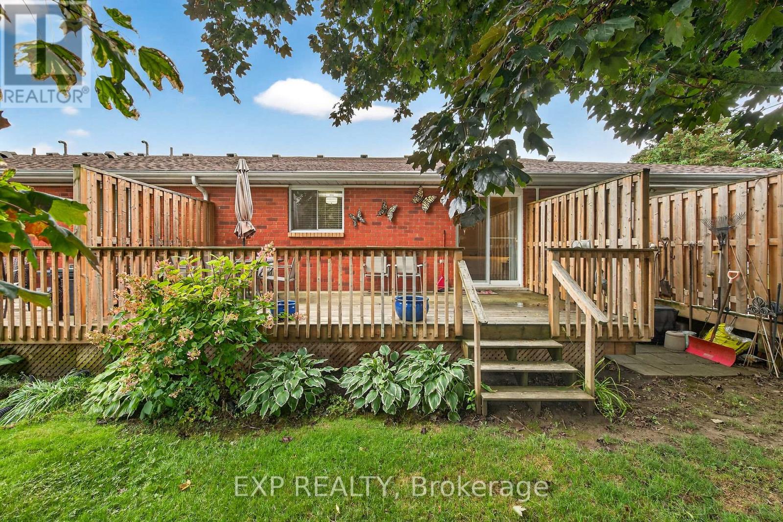 2 - 20 Courtland Drive, Brantford, Ontario  N3R 7Y2 - Photo 27 - X12733934