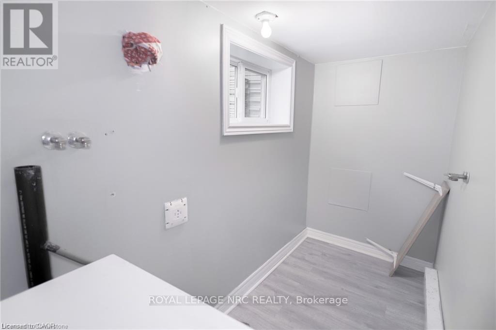 11 Perry Street, St. Catharines, Ontario  L2R 1K7 - Photo 26 - X12733966