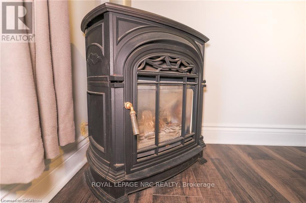 11 Perry Street, St. Catharines, Ontario  L2R 1K7 - Photo 9 - X12733966