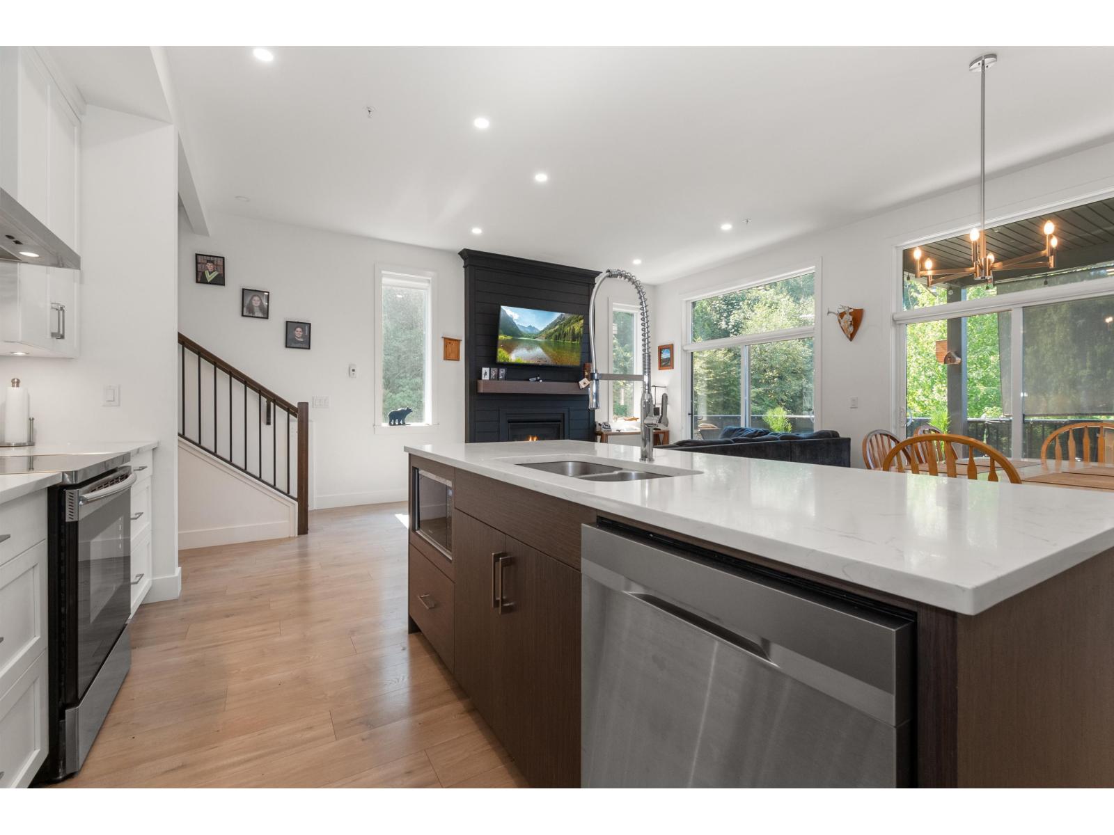 A 7097 Tahoma Place, Eastern Hillsides, Chilliwack, British Columbia  V4Z 0E1 - Photo 3 - R3083861