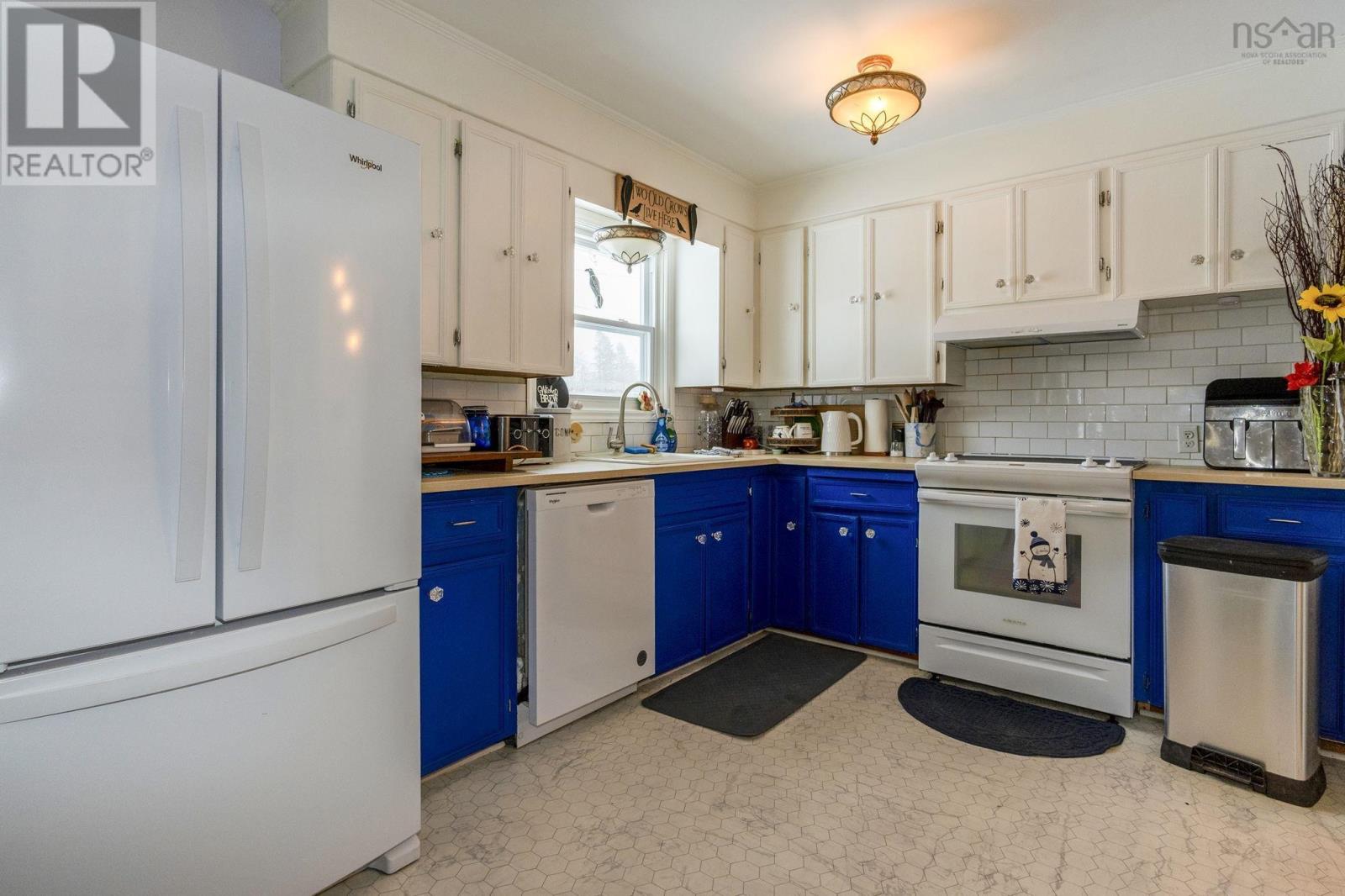 30 Hillside Avenue, Bible Hill, Nova Scotia  B2N 4K8 - Photo 7 - 202601484