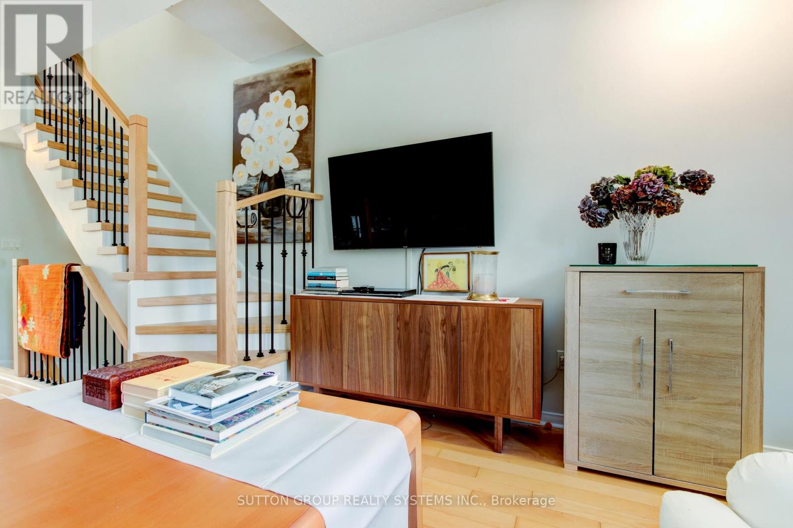 85 - 119b The Queensway, Toronto, Ontario  M6S 5B7 - Photo 10 - W12684098