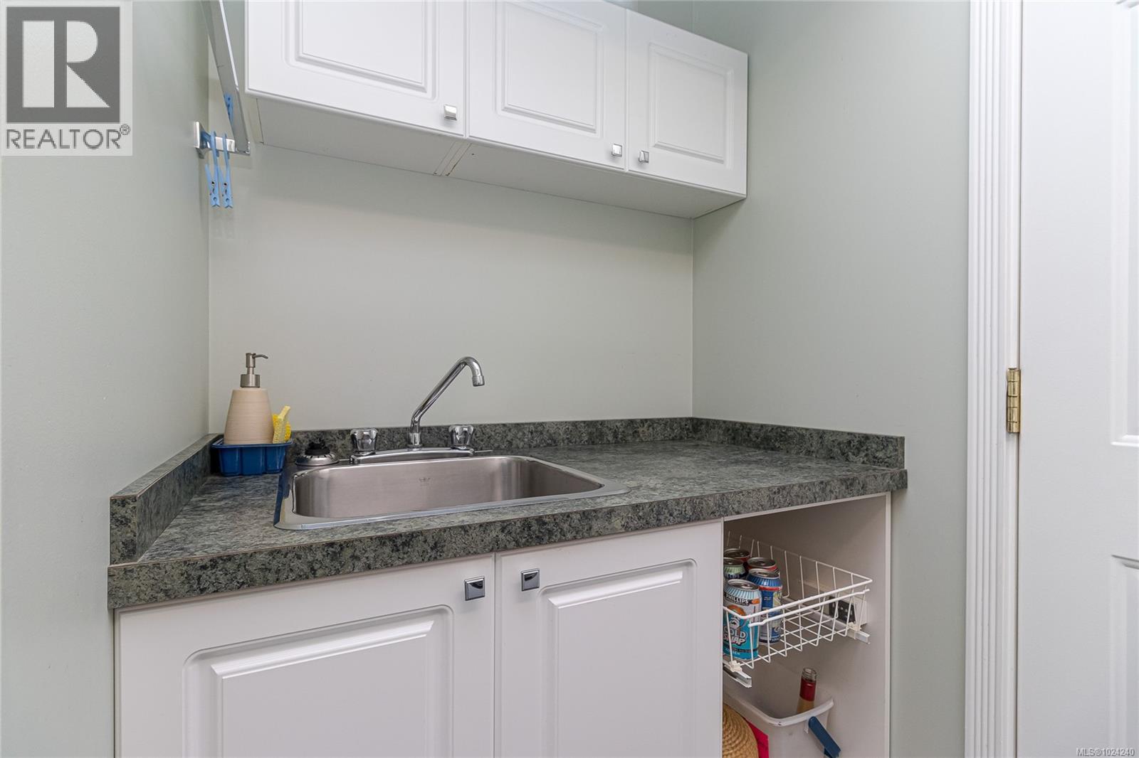 6377 Rodolph Rd, Central Saanich, British Columbia  V8Z 5W2 - Photo 37 - 1024240