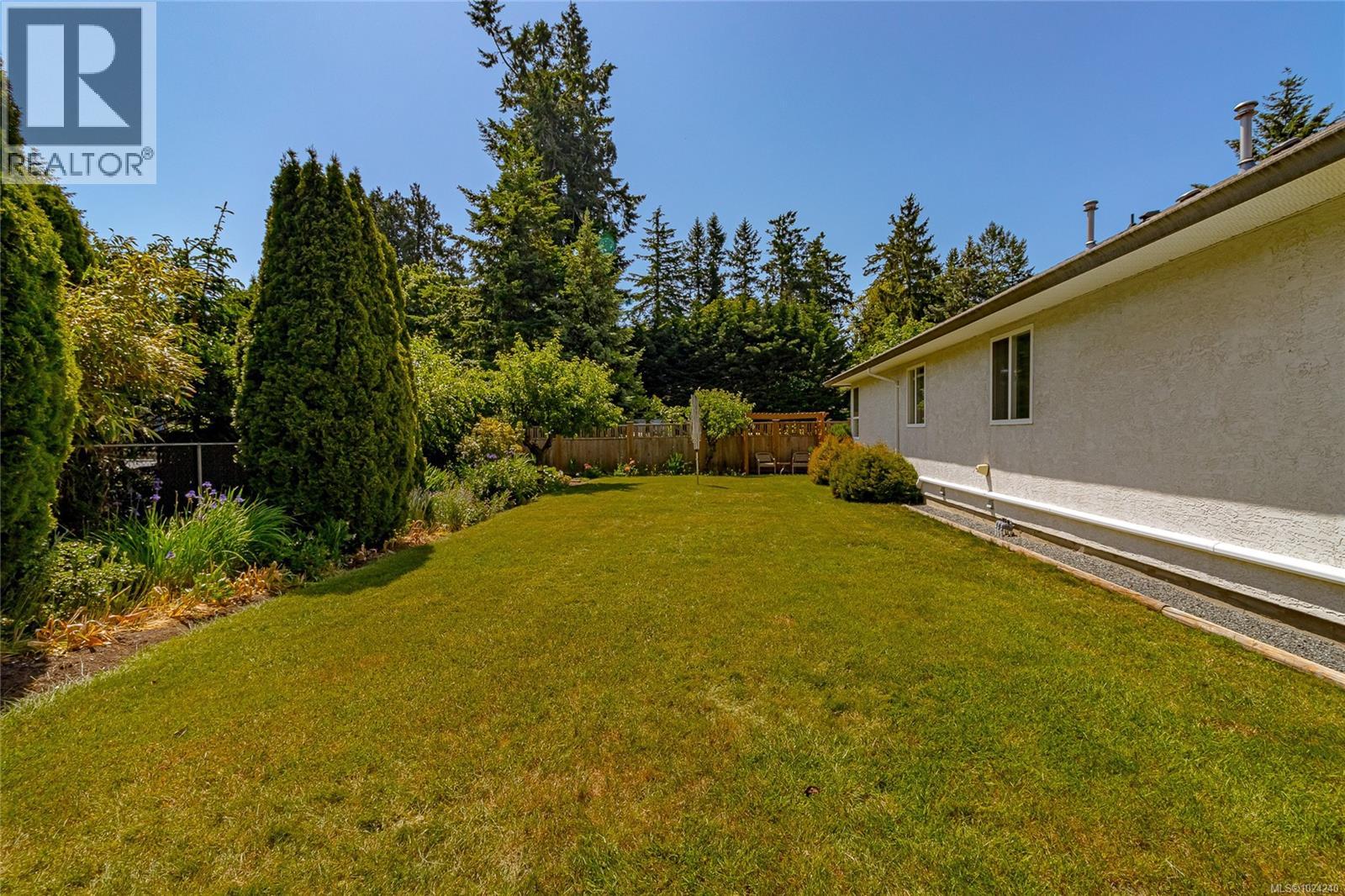 6377 Rodolph Rd, Central Saanich, British Columbia  V8Z 5W2 - Photo 49 - 1024240