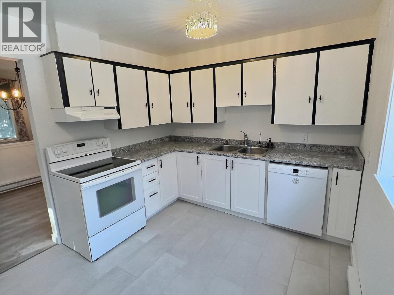 5031 Mein Road, 108 Mile Ranch, British Columbia  V0K 2Z0 - Photo 5 - R3082788