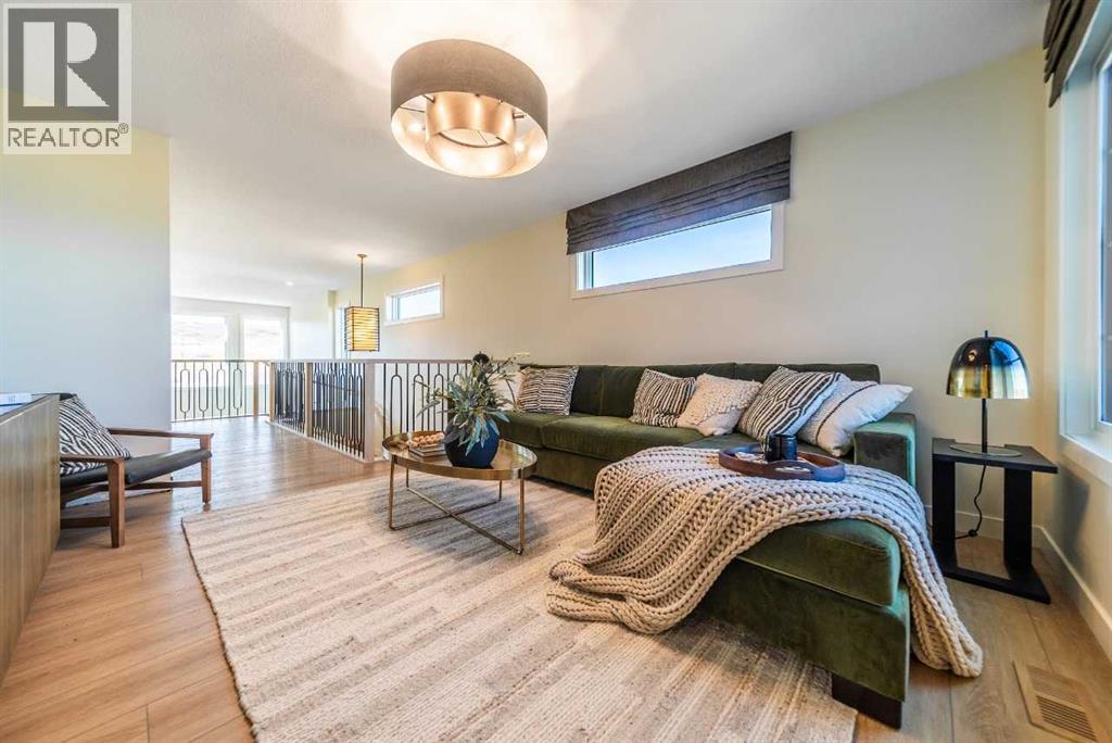 287 Creekside Terrace Sw, Calgary, Alberta  T2X 6G9 - Photo 6 - A2282045