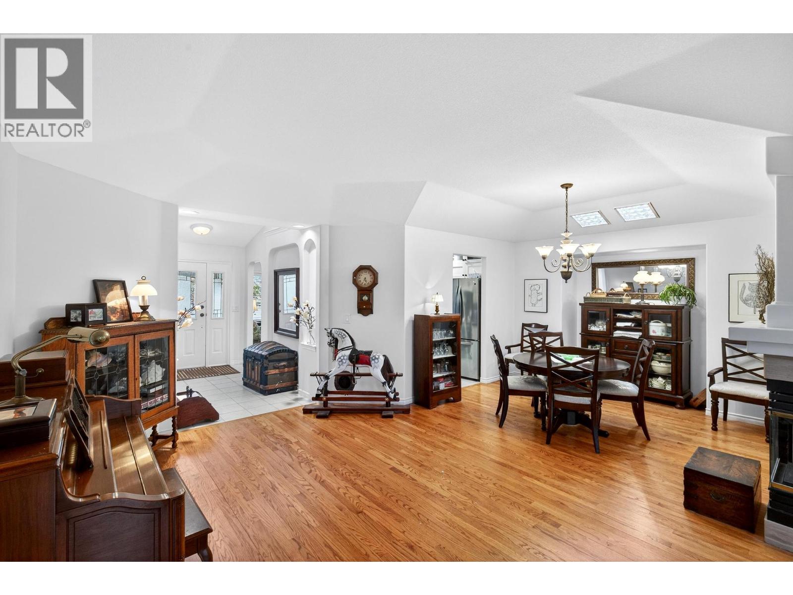 3889 Gallaghers Grange Kelowna Photo 6 3889 Gallaghers Grange Kelowna Photo 6