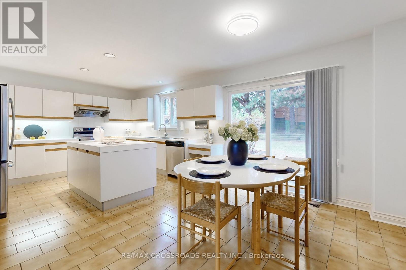 8 Orchid Court, Toronto, Ontario  M2L 2X8 - Photo 14 - C12734000