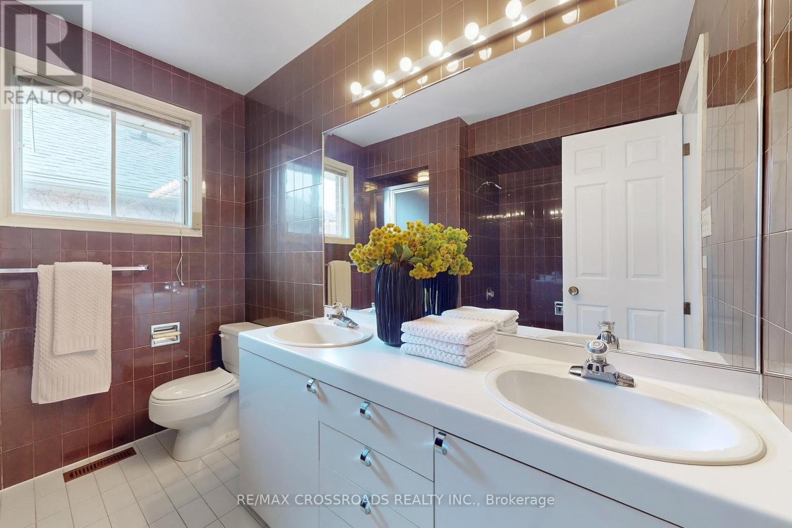 8 Orchid Court, Toronto, Ontario  M2L 2X8 - Photo 33 - C12734000