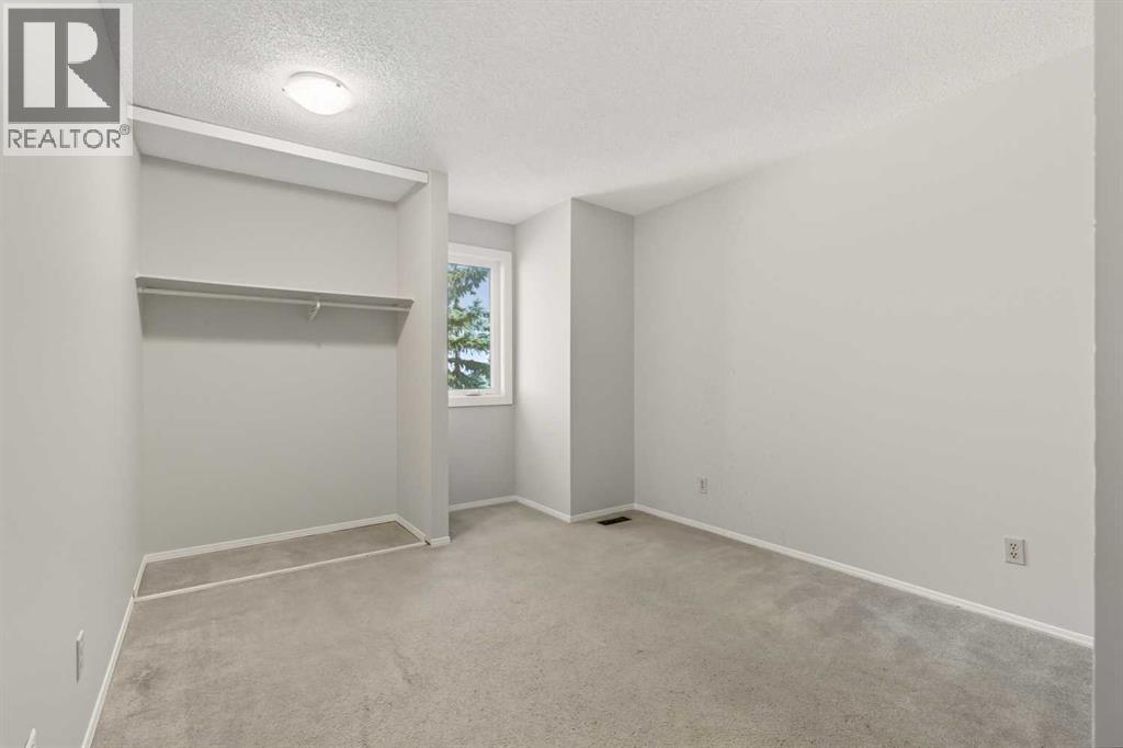 12 Coachway Gardens Sw, Calgary, Alberta  T3H 2V9 - Photo 19 - A2280406