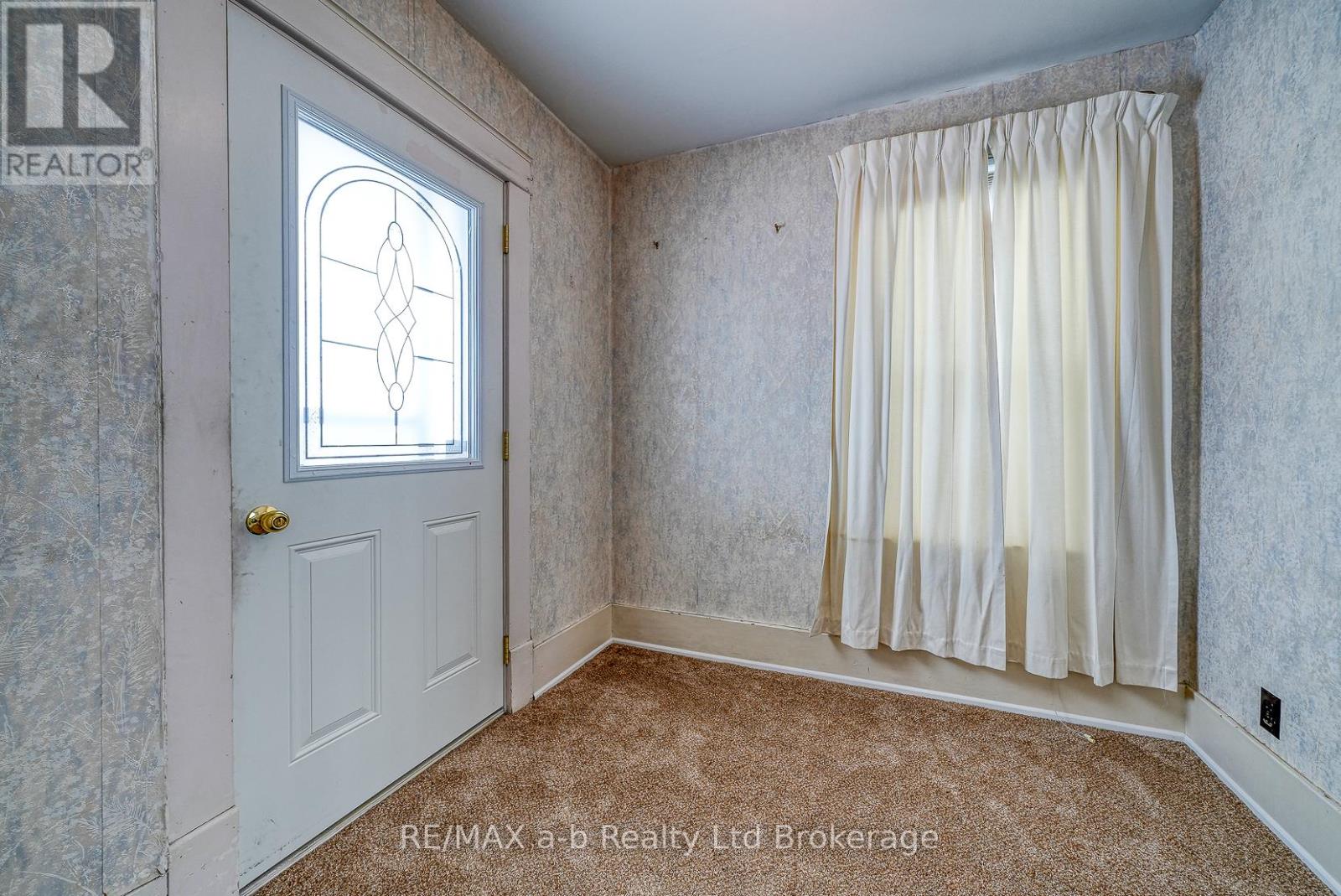 4 Dufferin Street, Ingersoll, Ontario  N5C 2E3 - Photo 10 - X12734016