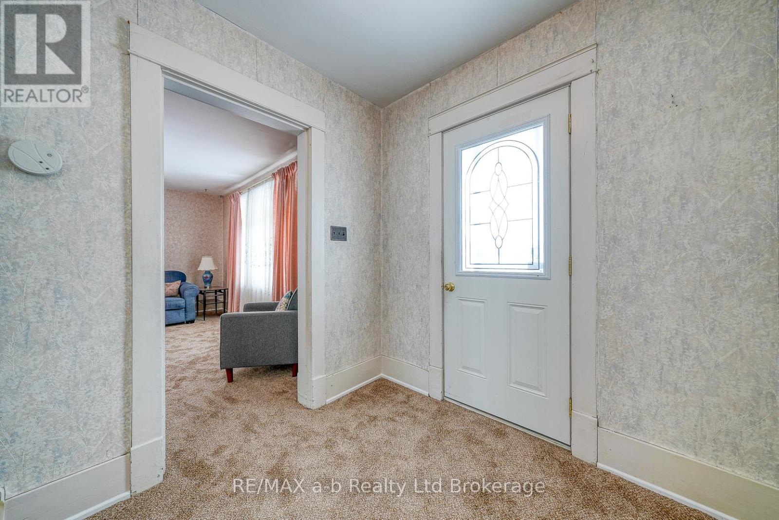 4 Dufferin Street, Ingersoll, Ontario  N5C 2E3 - Photo 11 - X12734016