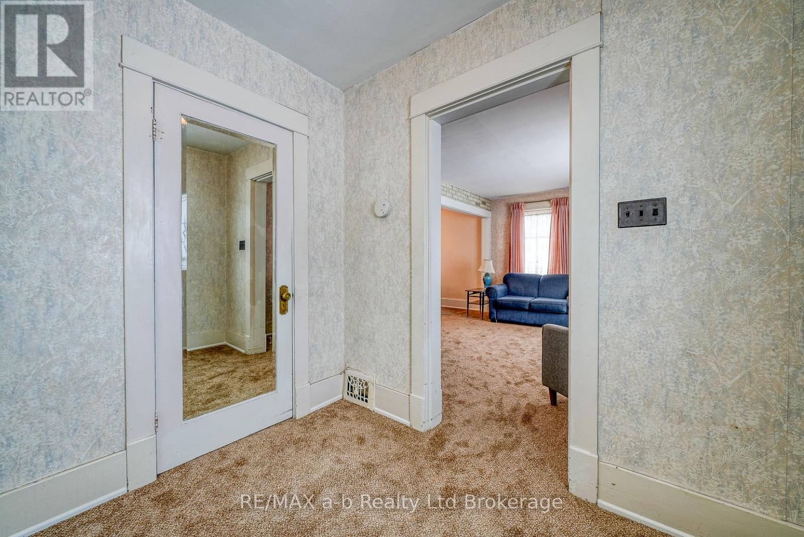 4 Dufferin Street, Ingersoll, Ontario  N5C 2E3 - Photo 12 - X12734016