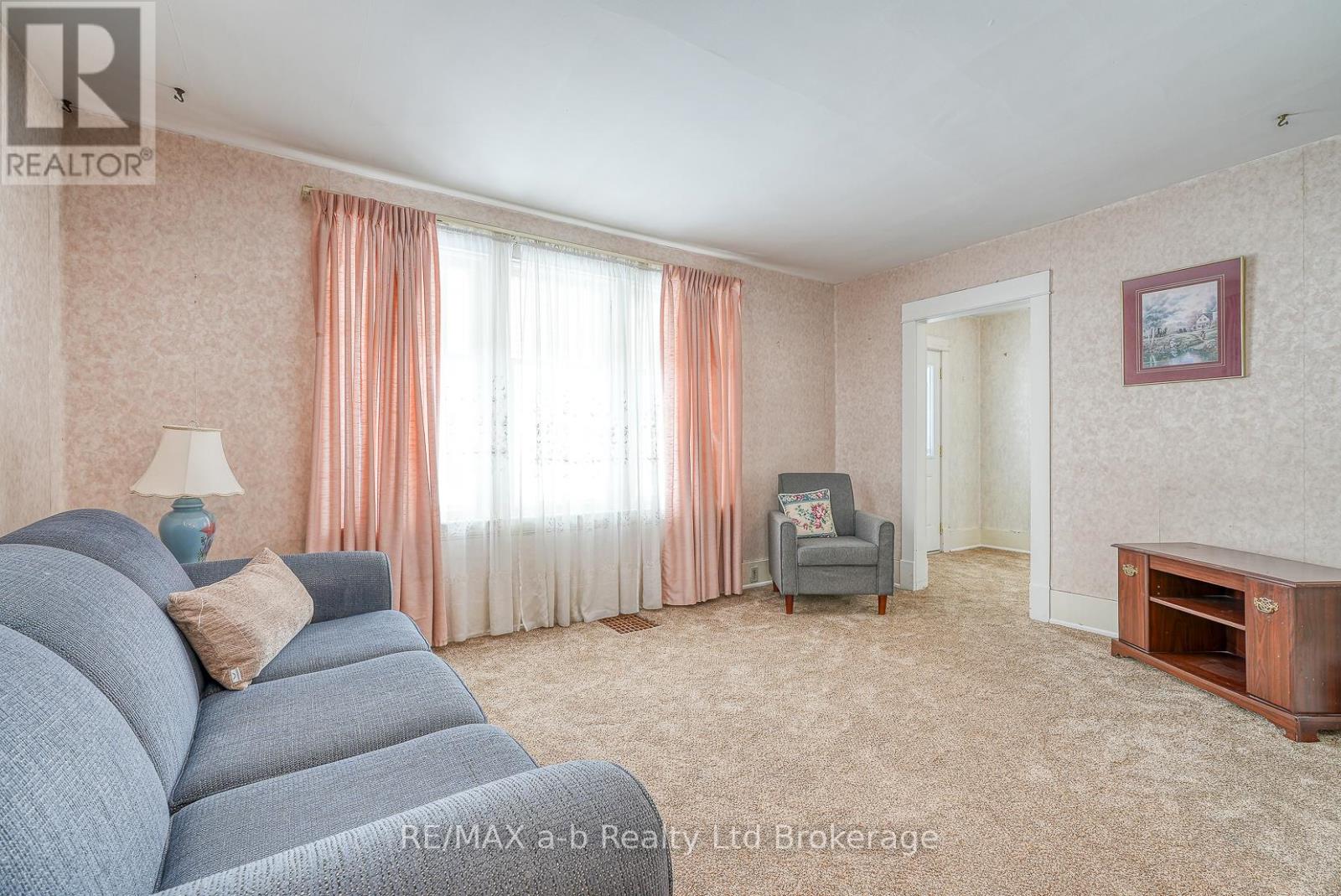 4 Dufferin Street, Ingersoll, Ontario  N5C 2E3 - Photo 15 - X12734016