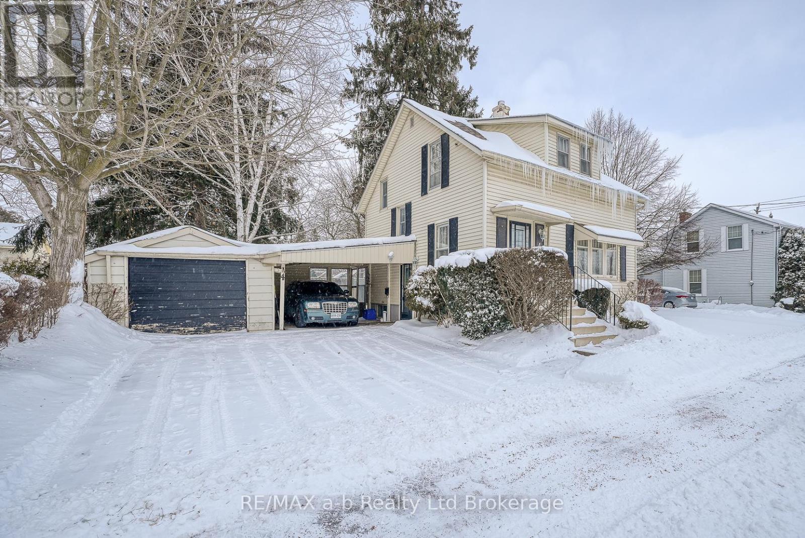 4 Dufferin Street, Ingersoll, Ontario  N5C 2E3 - Photo 2 - X12734016