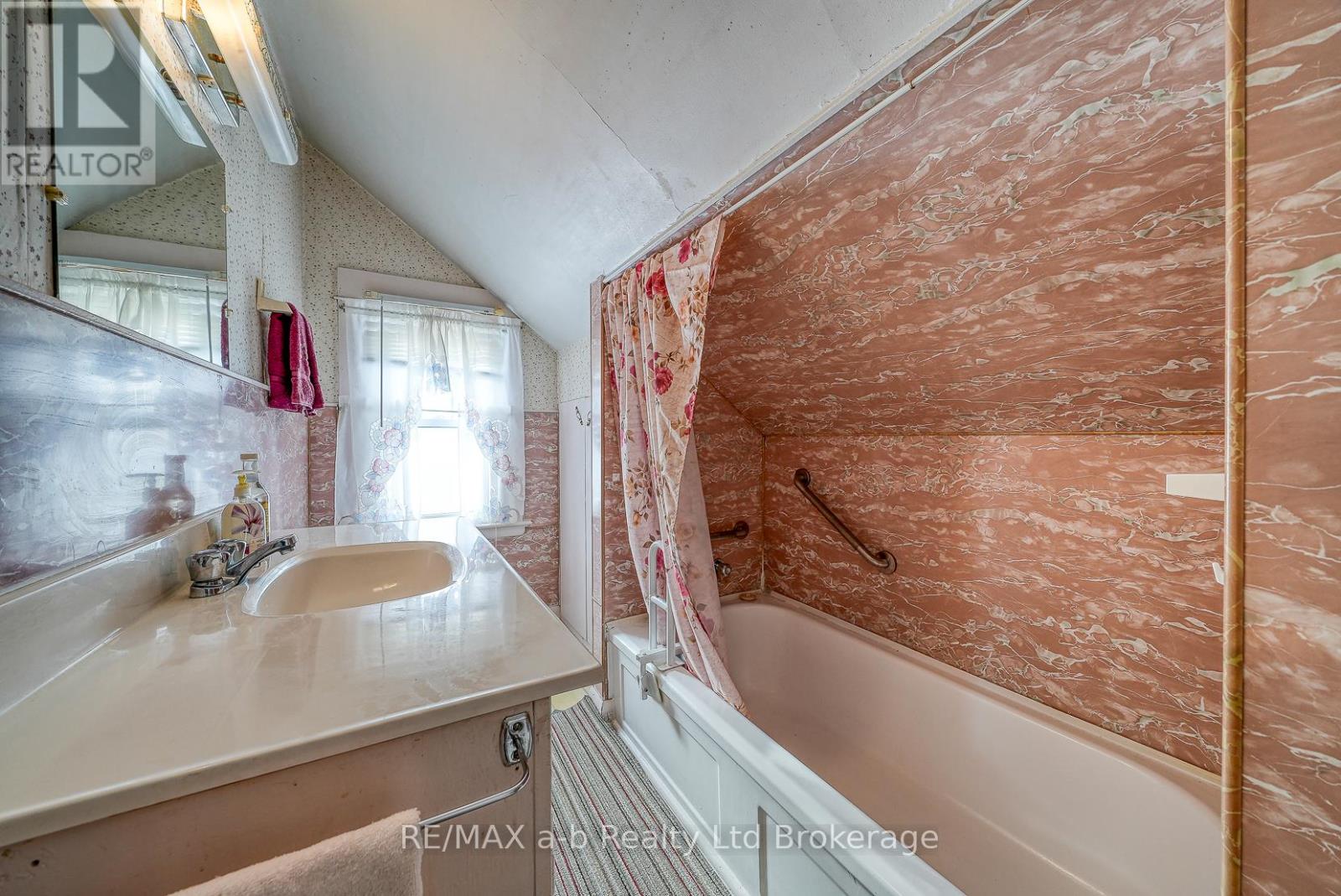 4 Dufferin Street, Ingersoll, Ontario  N5C 2E3 - Photo 24 - X12734016