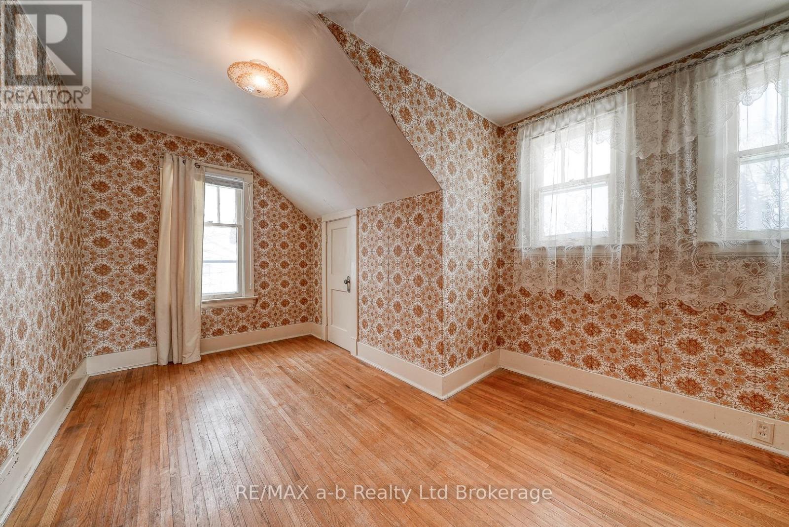 4 Dufferin Street, Ingersoll, Ontario  N5C 2E3 - Photo 30 - X12734016