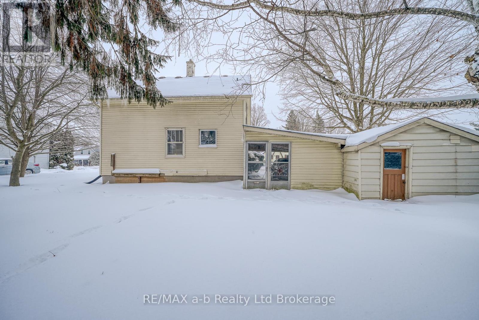 4 Dufferin Street, Ingersoll, Ontario  N5C 2E3 - Photo 6 - X12734016
