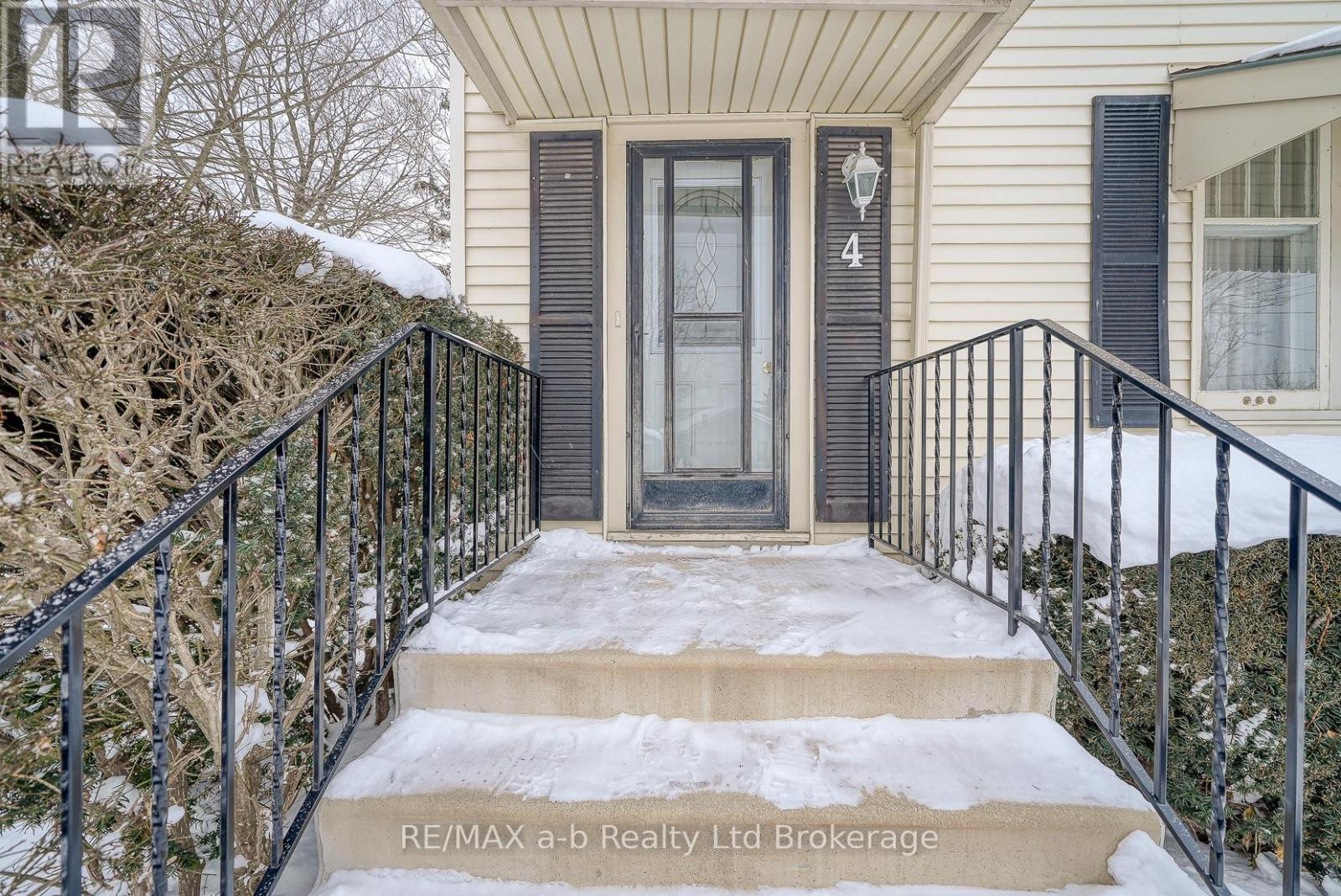 4 Dufferin Street, Ingersoll, Ontario  N5C 2E3 - Photo 9 - X12734016