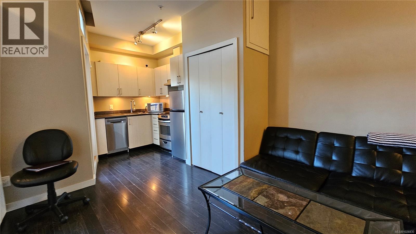 305 1121 Fort St, Victoria, British Columbia  V8V 3K9 - Photo 7 - 1024430