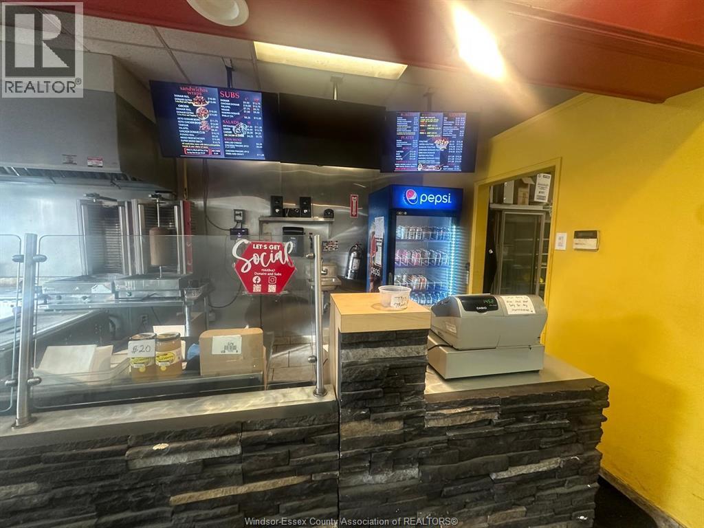 2212 Huron Church Road, Windsor, Ontario  N9C 2L7 - Photo 4 - 26002063