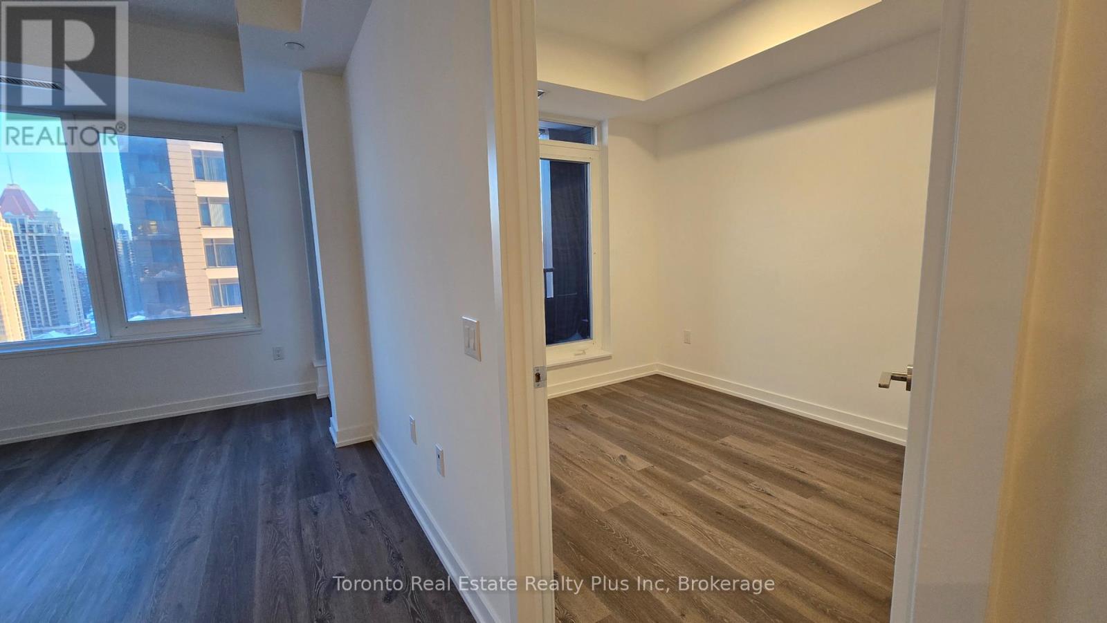 1806 - 395 Square One Drive, Mississauga, Ontario  L5B 0P6 - Photo 11 - W12734018