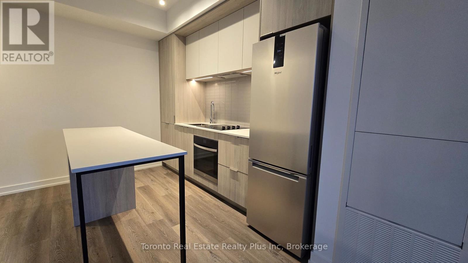 1806 - 395 Square One Drive, Mississauga, Ontario  L5B 0P6 - Photo 4 - W12734018