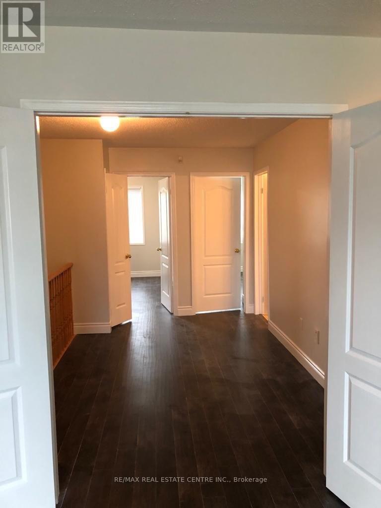 5958 Foxbridge Place, Mississauga, Ontario  L5M 6K5 - Photo 3 - W12734046