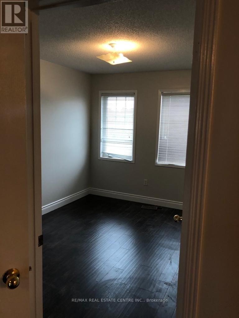 5958 Foxbridge Place, Mississauga, Ontario  L5M 6K5 - Photo 5 - W12734046