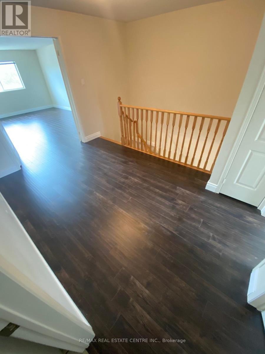 5958 Foxbridge Place, Mississauga, Ontario  L5M 6K5 - Photo 7 - W12734046