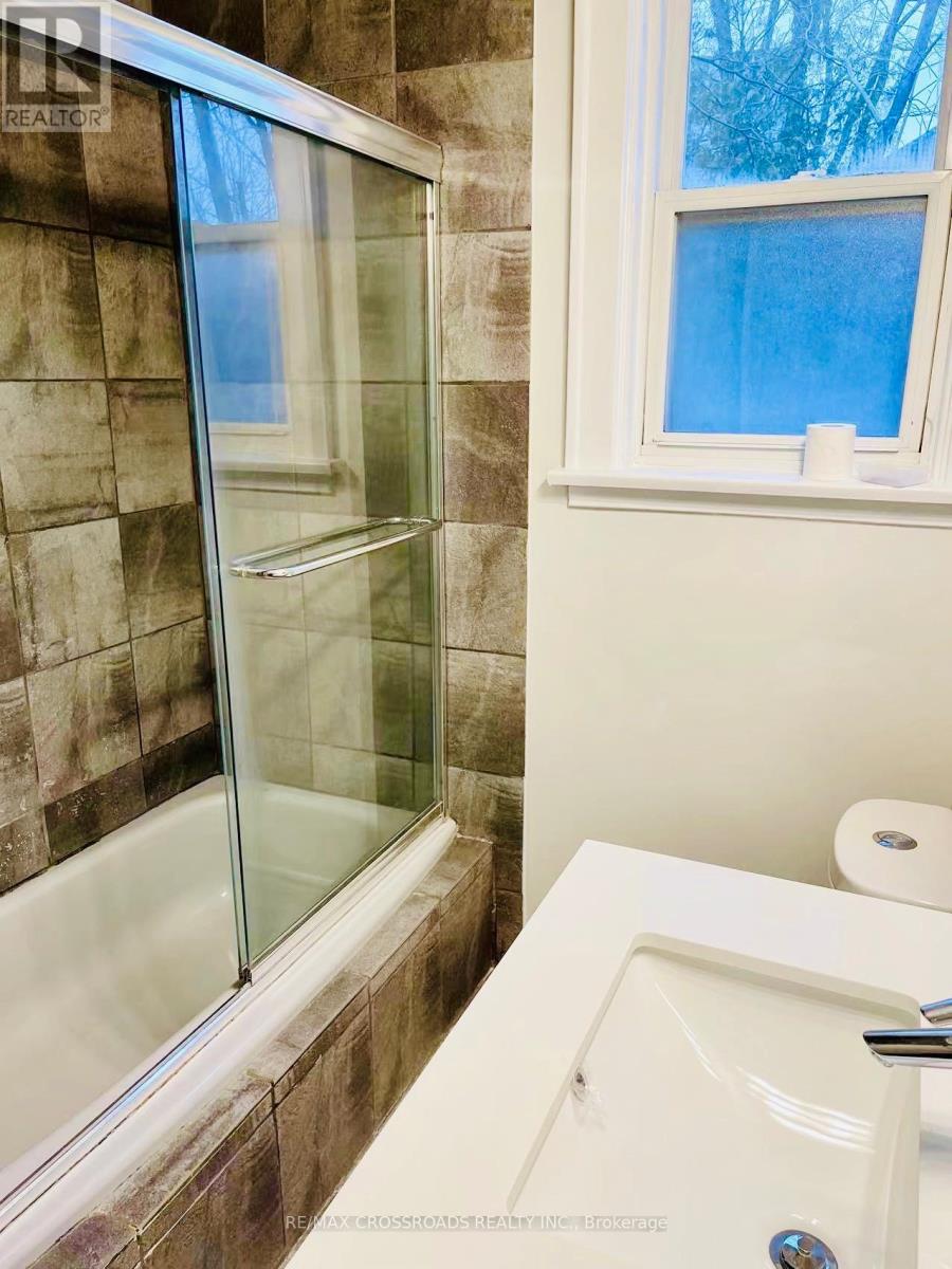 Main - 65 Lawrence Avenue E, Toronto, Ontario  M4N 1S5 - Photo 16 - C12734056