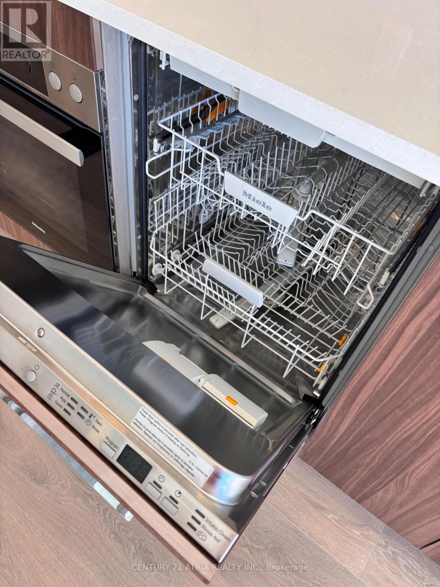 3702 - 3 Concord Cityplace Way, Toronto, Ontario  M5V 0X4 - Photo 11 - C12734076