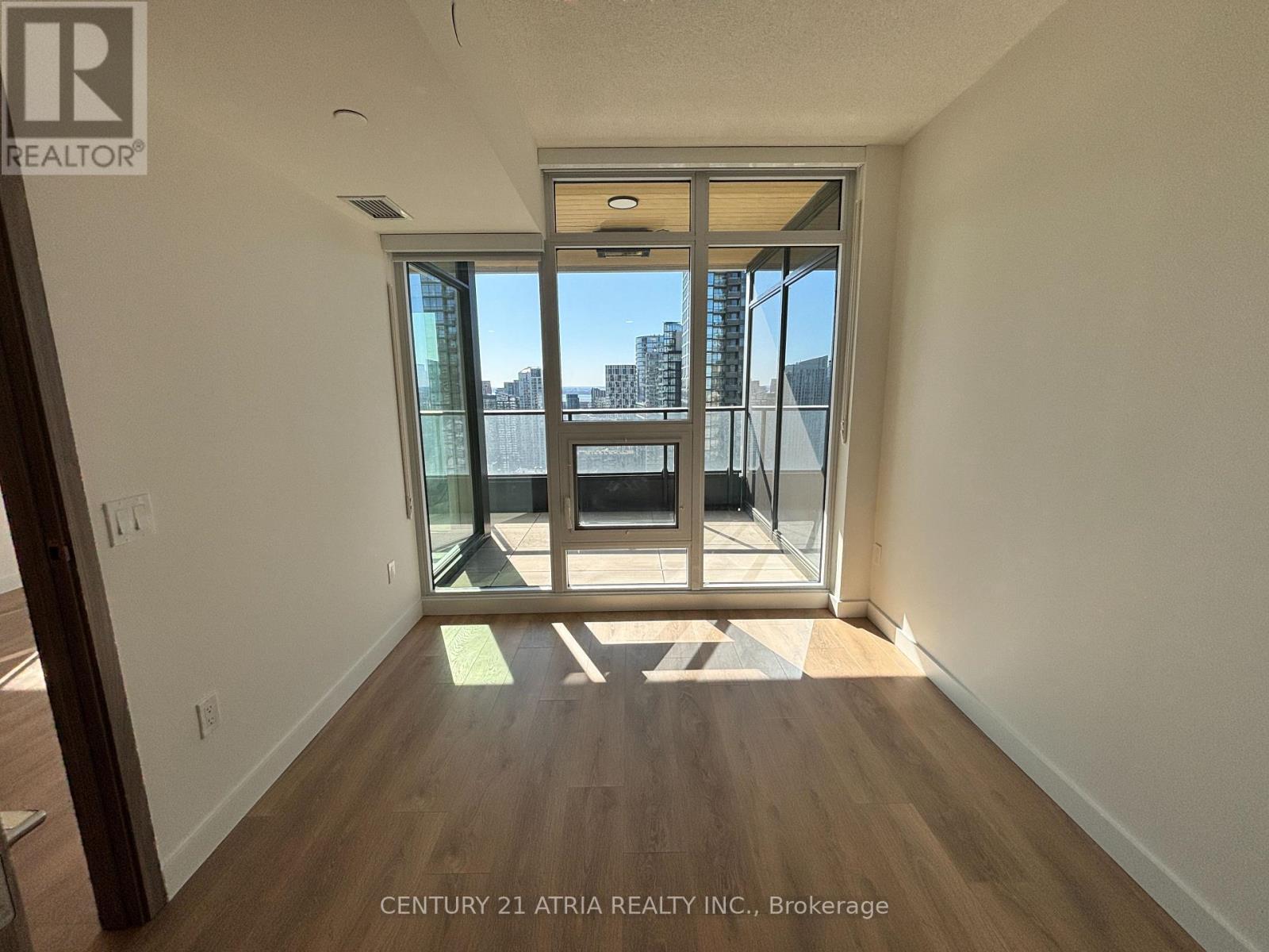 3702 - 3 Concord Cityplace Way, Toronto, Ontario  M5V 0X4 - Photo 12 - C12734076