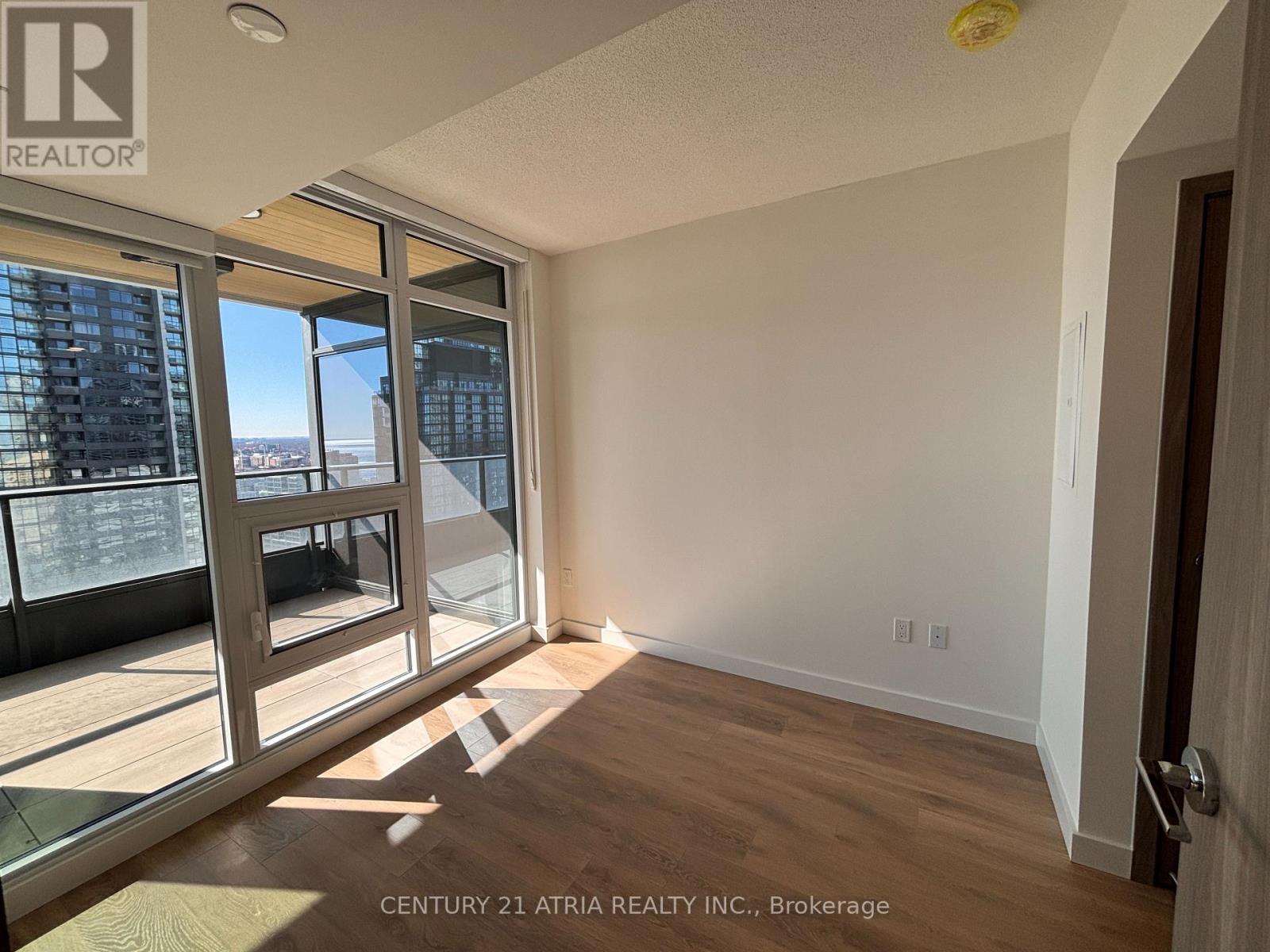 3702 - 3 Concord Cityplace Way, Toronto, Ontario  M5V 0X4 - Photo 13 - C12734076