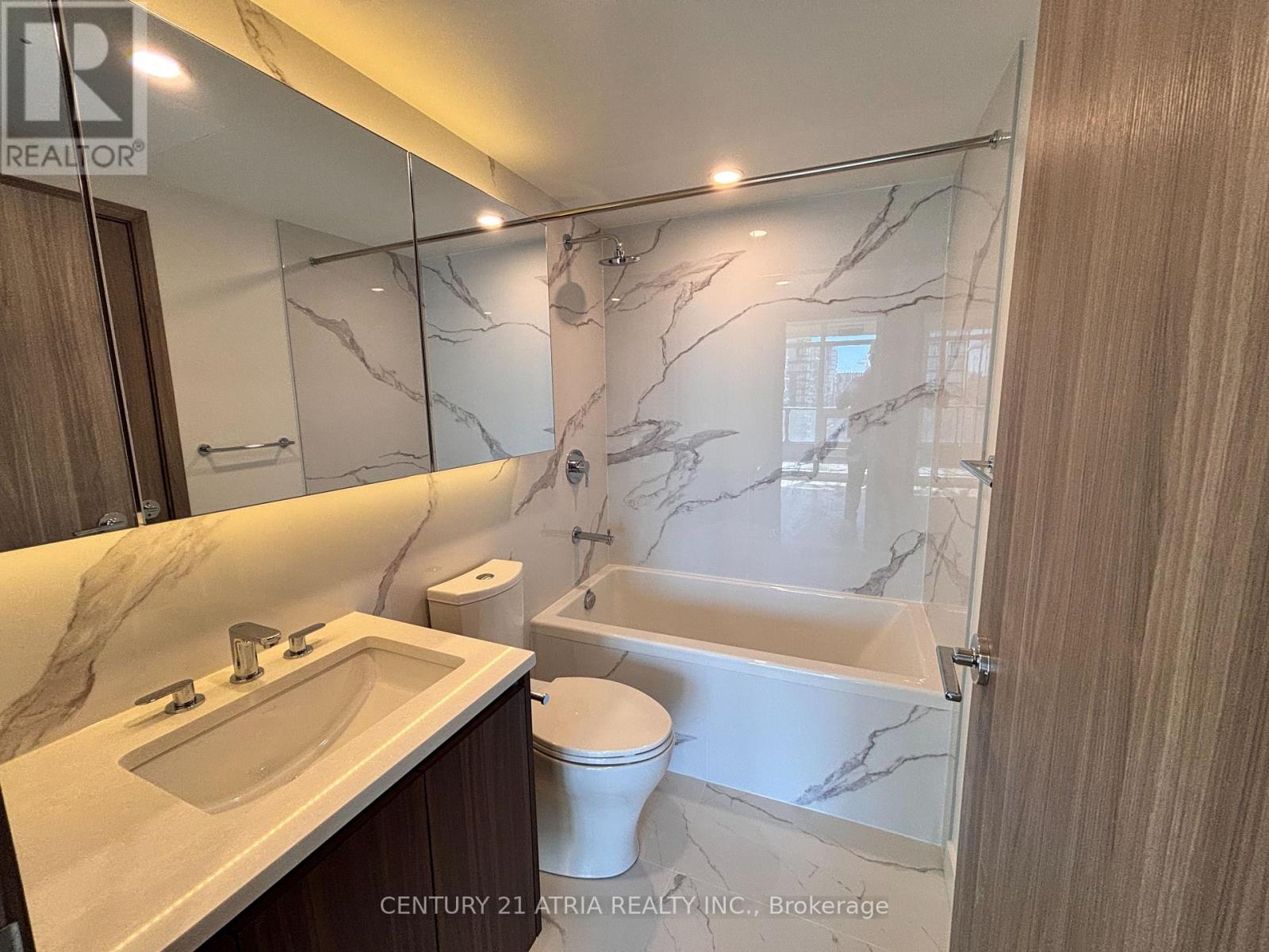 3702 - 3 Concord Cityplace Way, Toronto, Ontario  M5V 0X4 - Photo 14 - C12734076