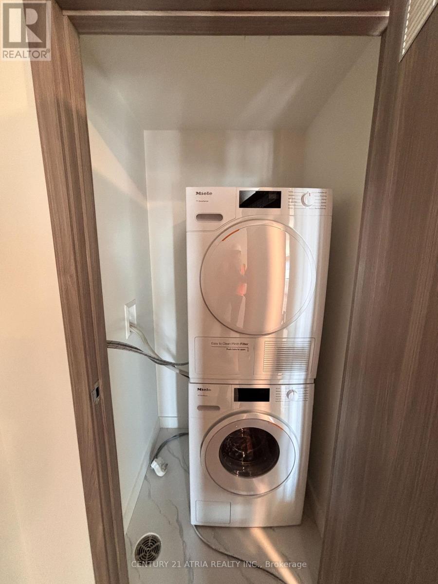 3702 - 3 Concord Cityplace Way, Toronto, Ontario  M5V 0X4 - Photo 15 - C12734076