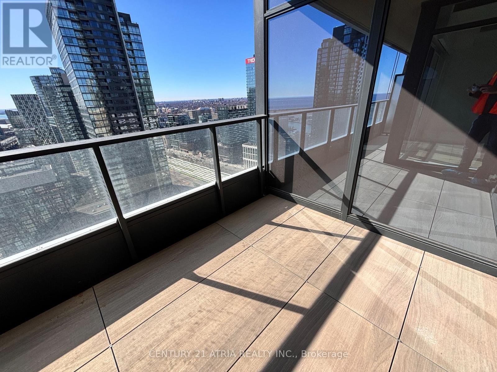 3702 - 3 Concord Cityplace Way, Toronto, Ontario  M5V 0X4 - Photo 21 - C12734076