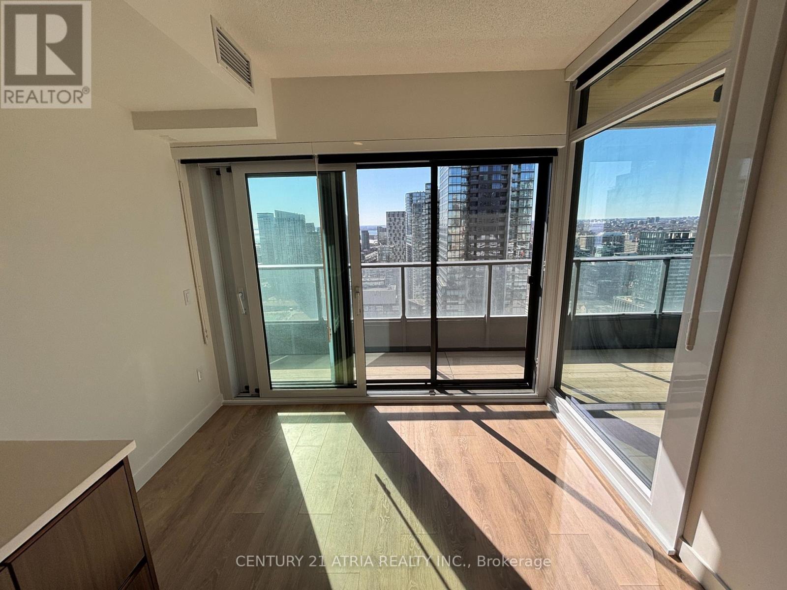 3702 - 3 Concord Cityplace Way, Toronto, Ontario  M5V 0X4 - Photo 6 - C12734076