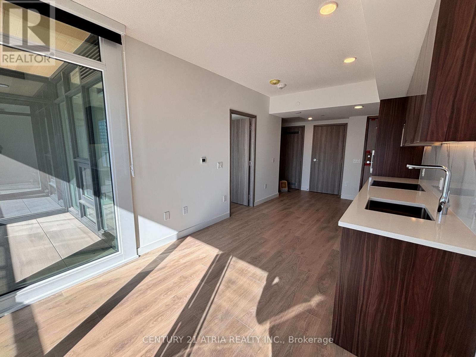 3702 - 3 Concord Cityplace Way, Toronto, Ontario  M5V 0X4 - Photo 8 - C12734076