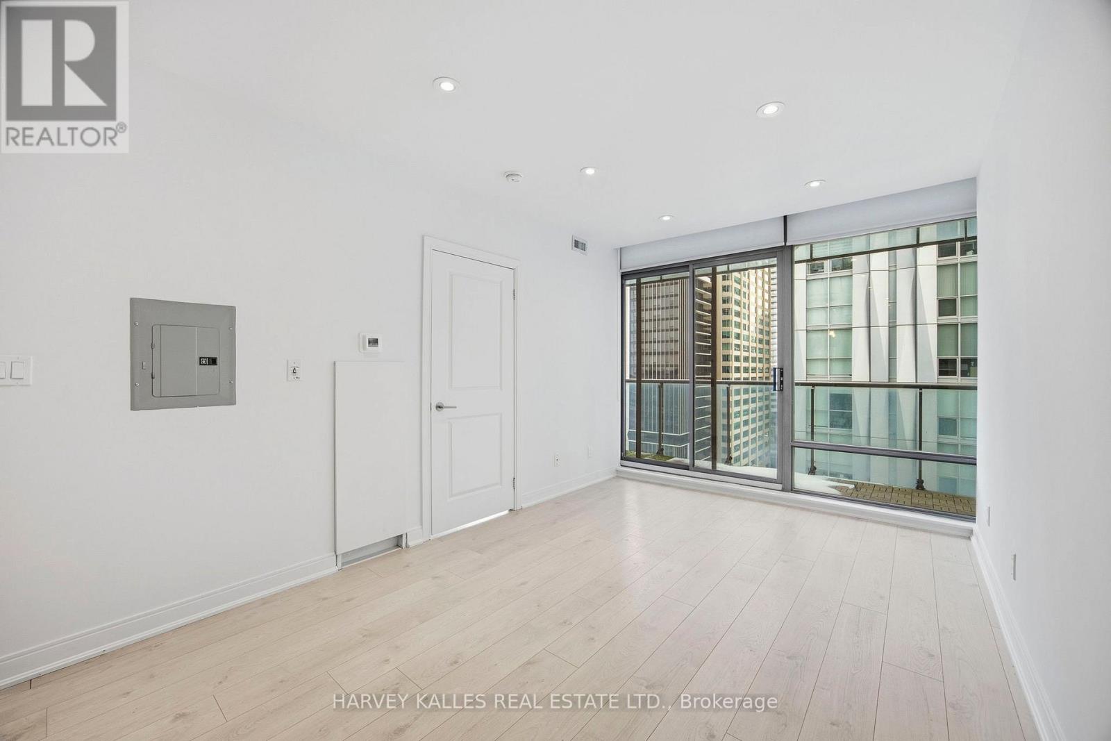 1803 - 18 Yorkville Avenue, Toronto, Ontario  M4W 3Y8 - Photo 12 - C12734090