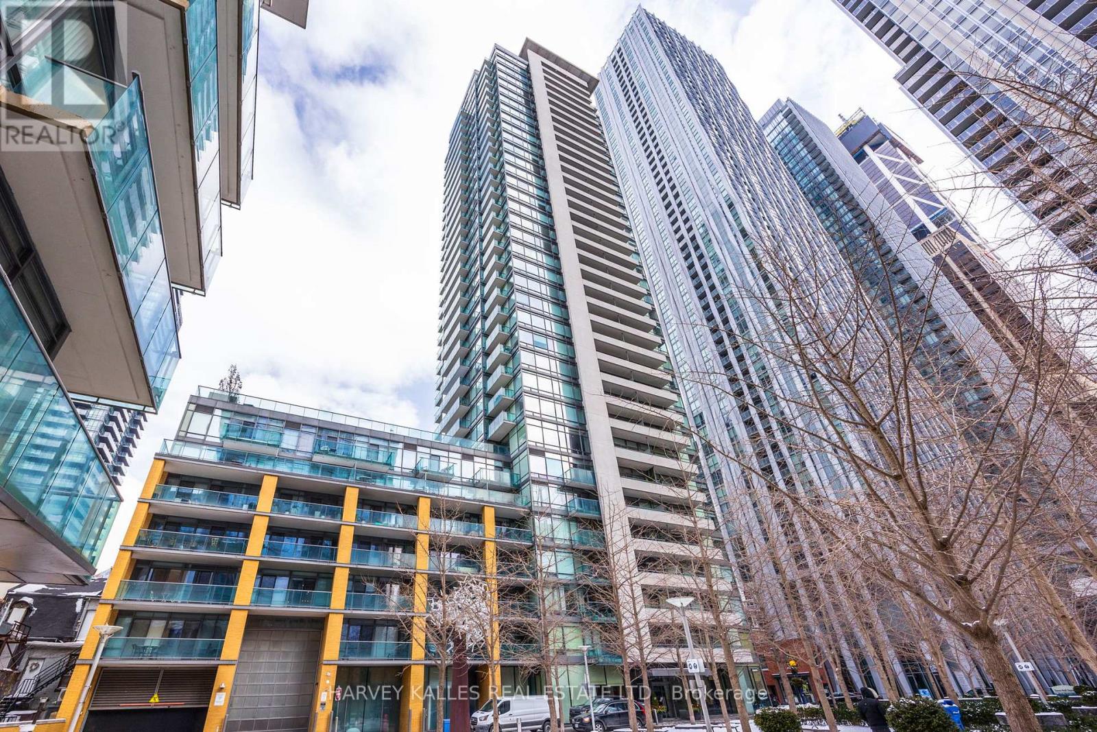 1803 - 18 Yorkville Avenue, Toronto, Ontario  M4W 3Y8 - Photo 2 - C12734090