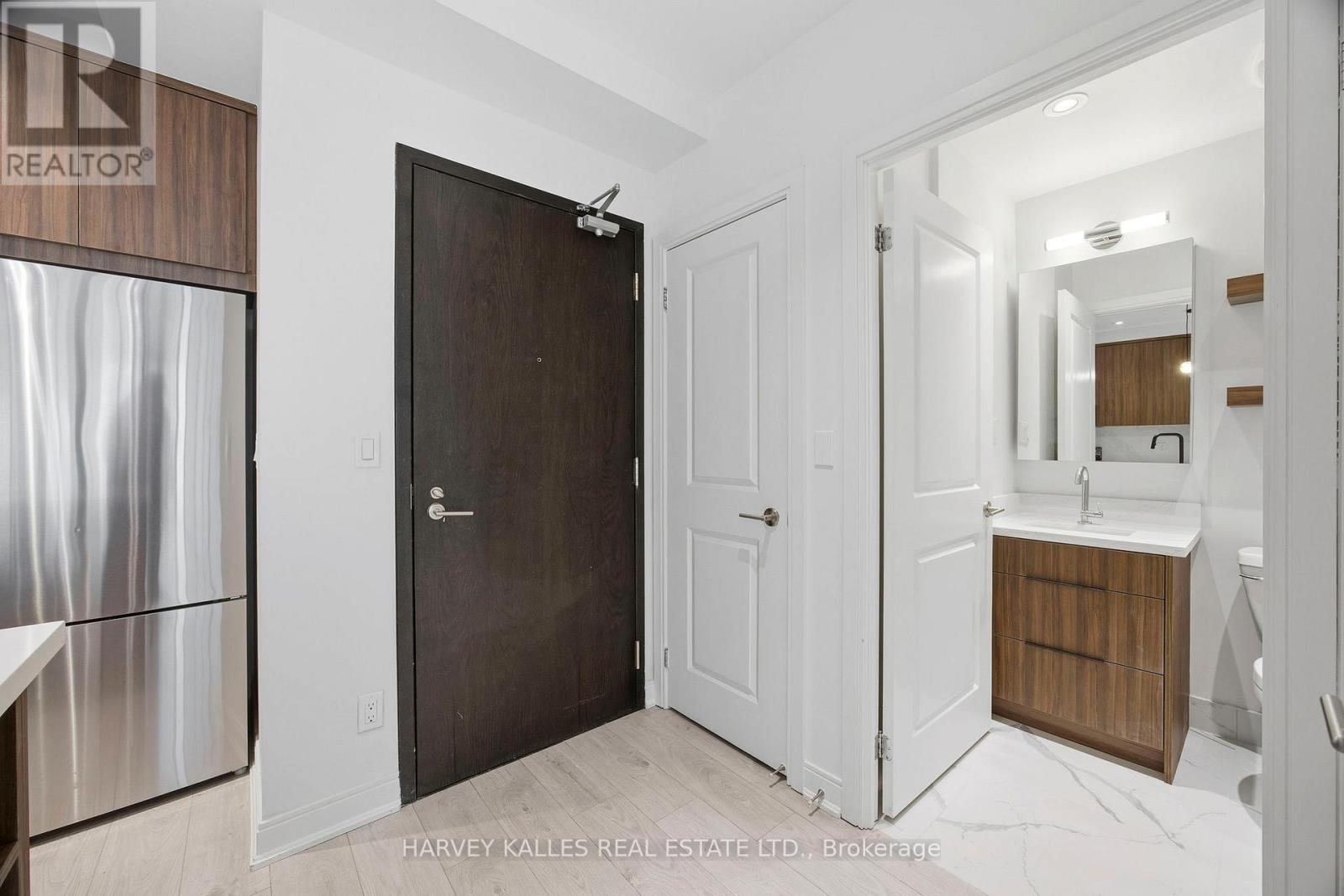 1803 - 18 Yorkville Avenue, Toronto, Ontario  M4W 3Y8 - Photo 6 - C12734090