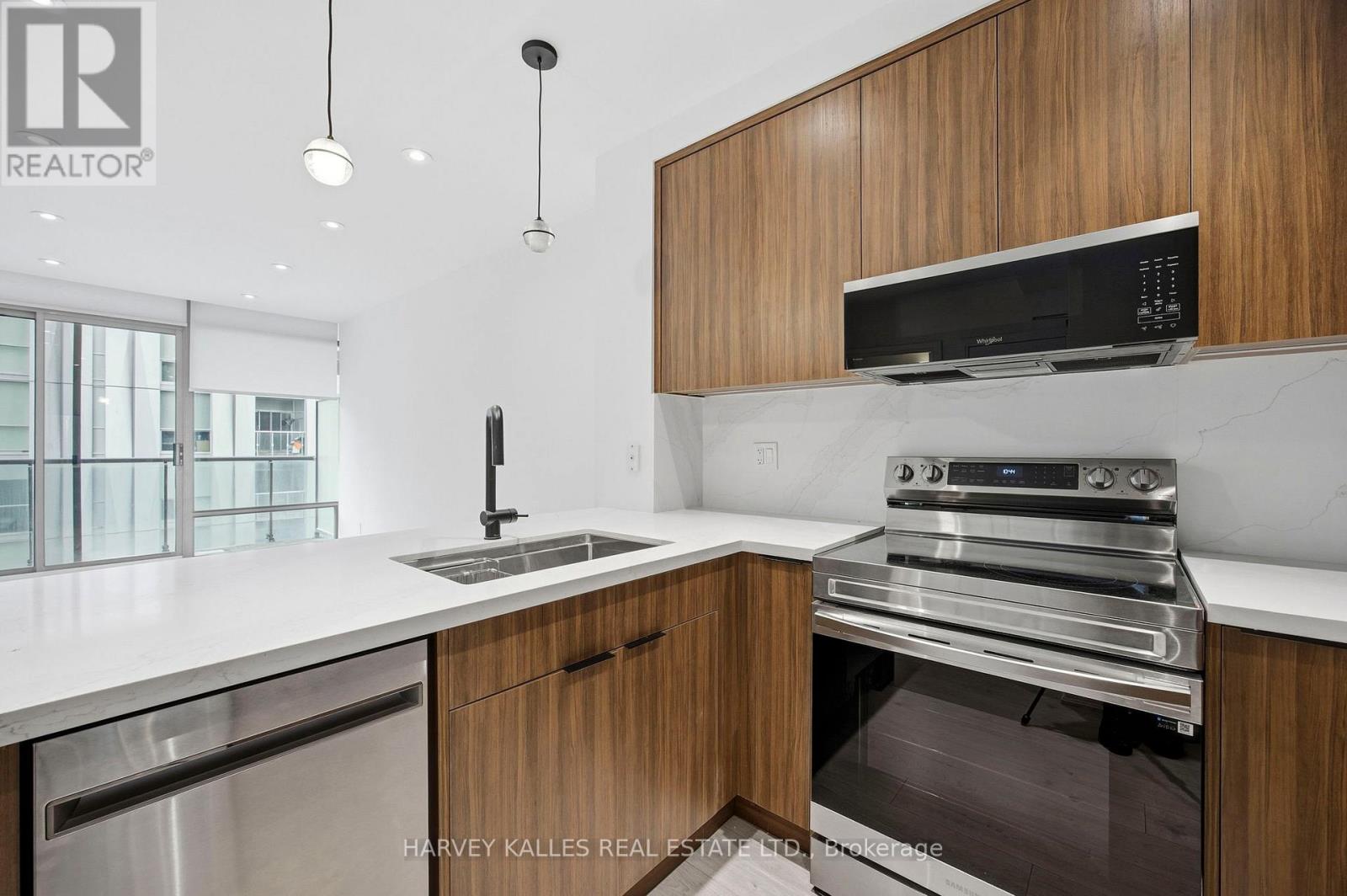 1803 - 18 Yorkville Avenue, Toronto, Ontario  M4W 3Y8 - Photo 8 - C12734090