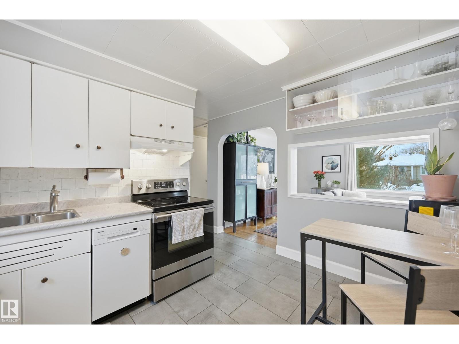 12408 89 St Nw, Edmonton, Alberta  T5B 3W9 - Photo 10 - E4471227